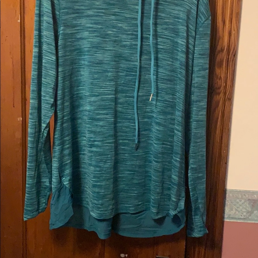 Hooded long sleeve shirt